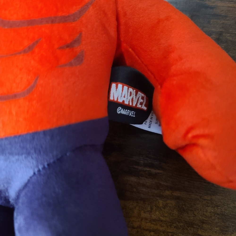 Marvel Plush Talkers Red Hulk 11.75-Inch Plush with Sound - Picture 2 of 2